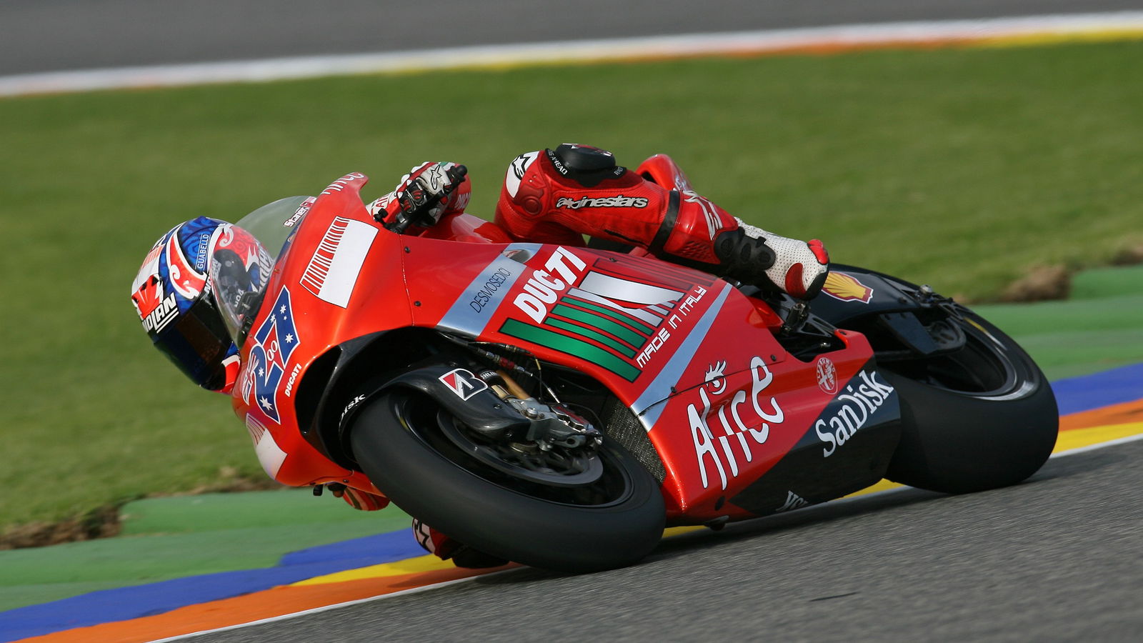 Casey Stoner (AUS), Ducati Marlboro Team, Ducati, 27, 2007 MotoGP World