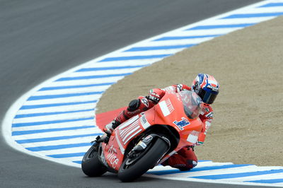 Casey Stoner (Ducati) Malboro - Ducati) beraksi © mirco lazzari / wsm / grazia neri -