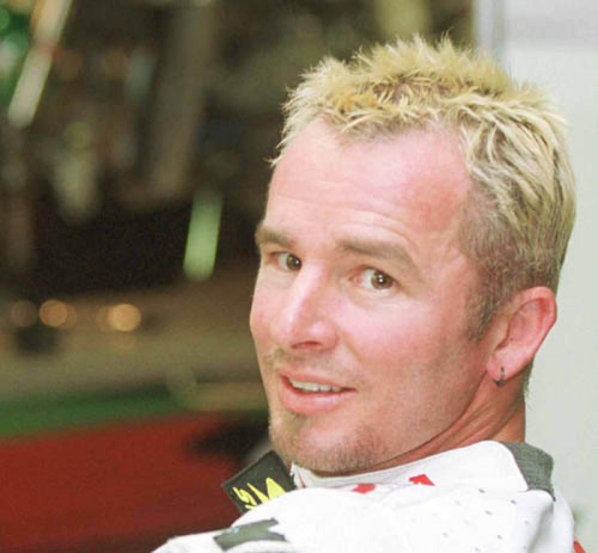Graves wins outright as Kaye keeps lead.