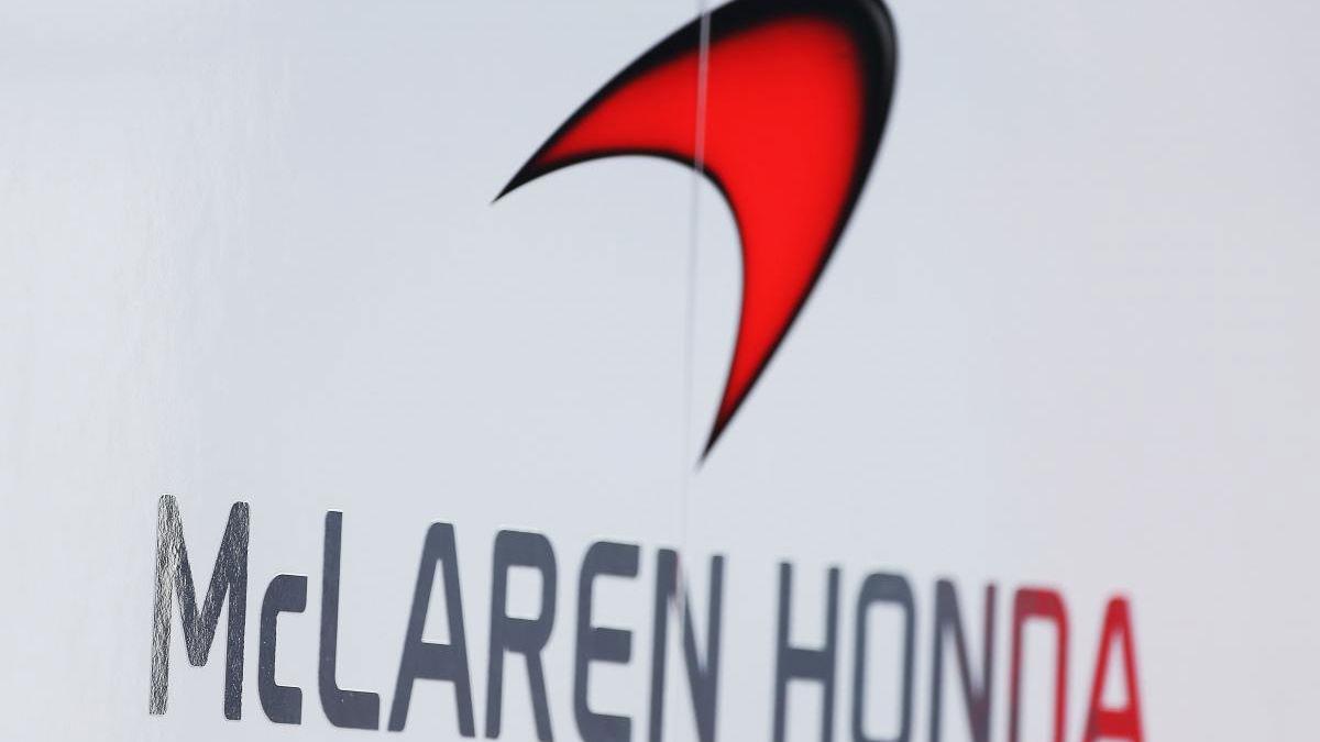 McLaren's MCL32 roars into life