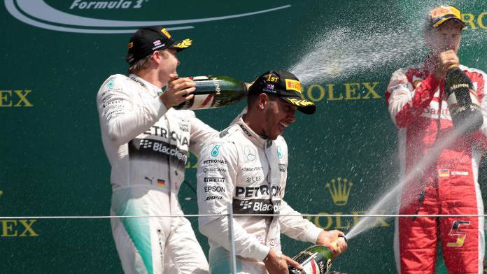 Perfect pit-stop helps Hamilton repay Silverstone support