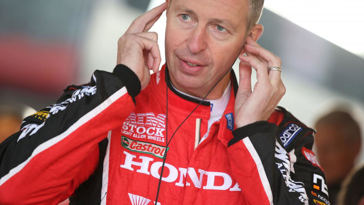 Neal denies Sutton top spot at BTCC Media test