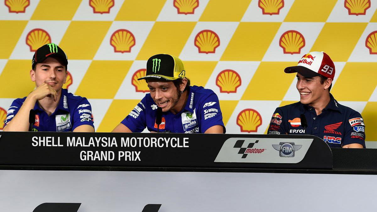 Rossi accuses Marquez of helping Lorenzo