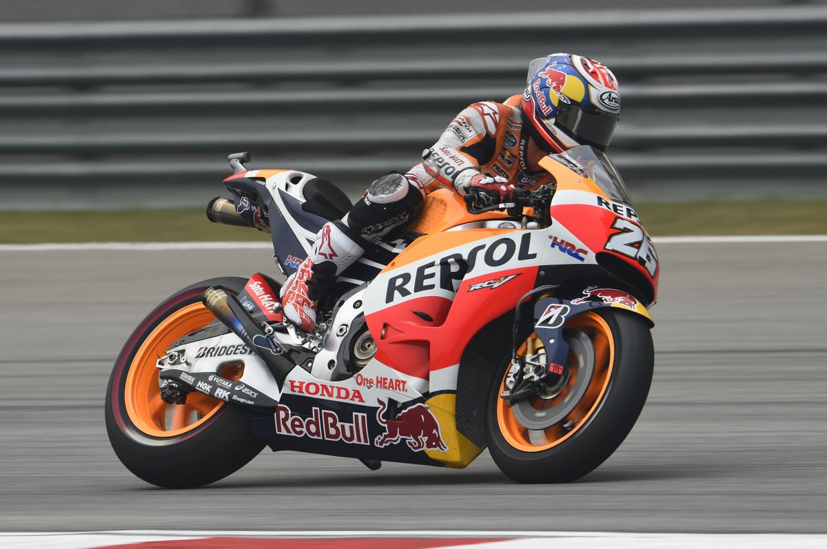 Marquez explains Lorenzo 'tow'