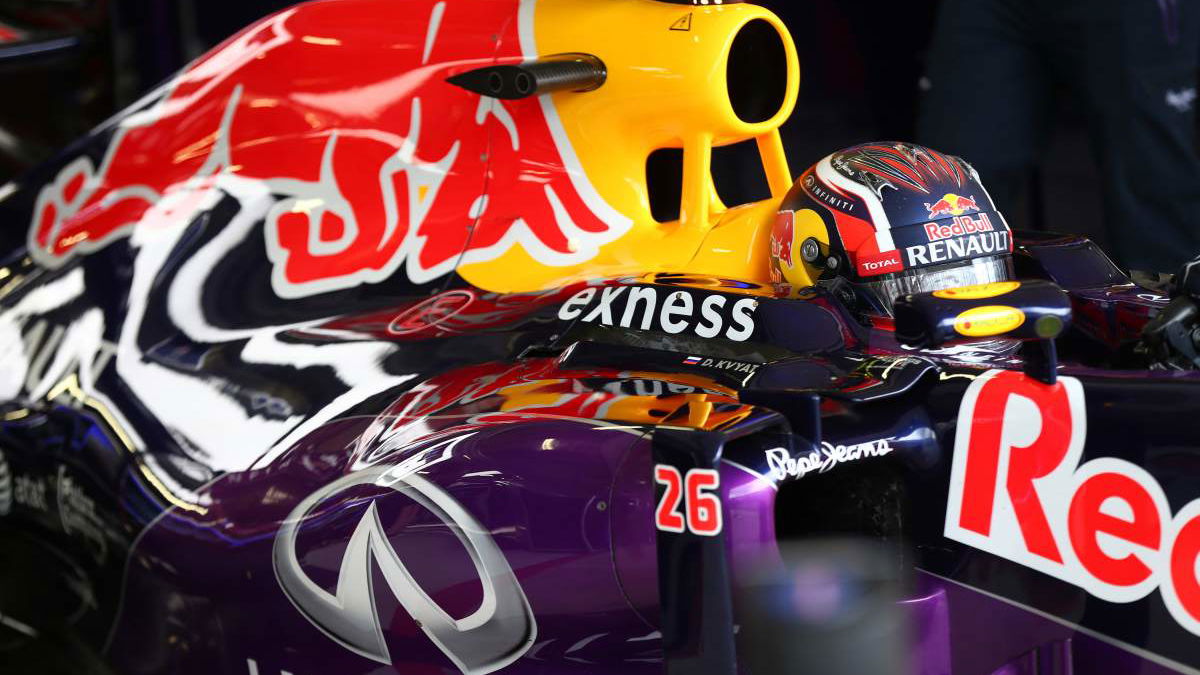 Kvyat Red Bull seat not under threat - Horner