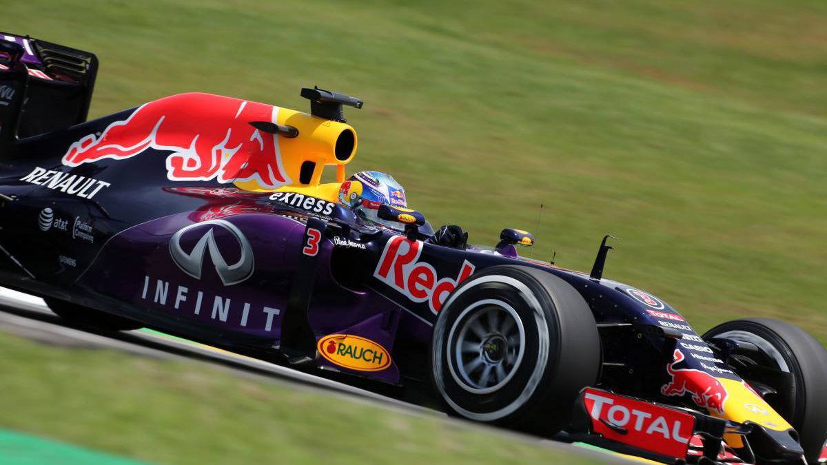 Red Bull keeps Renault, rebrands it as TAG Heuer