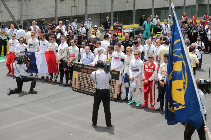 Vettel: Politics stopping progress and fans are losing out