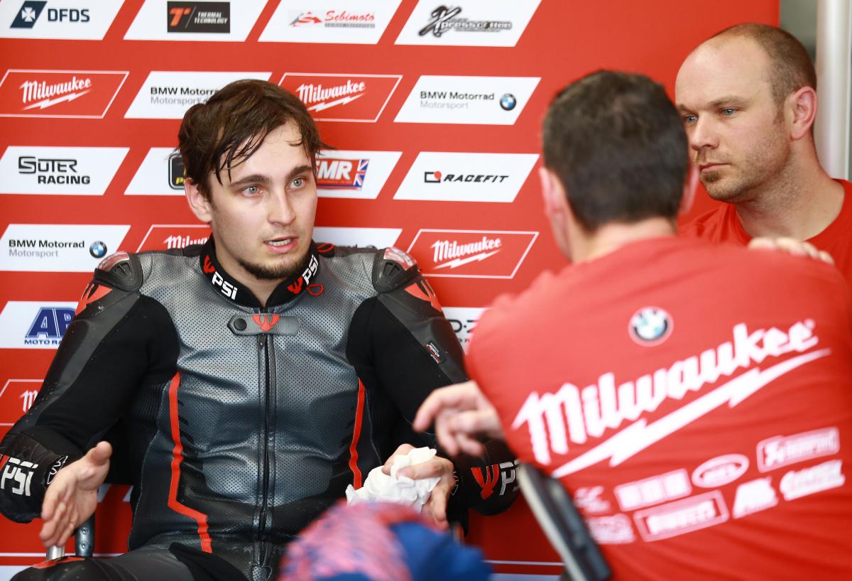 Rea holds his nerve as Davies loses out