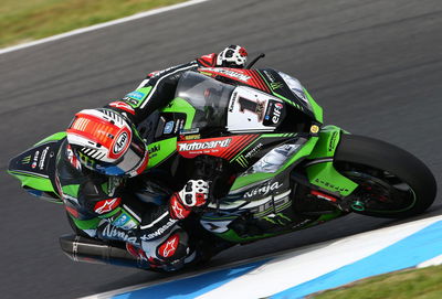 Rea resists all-comers to kick off defence in style