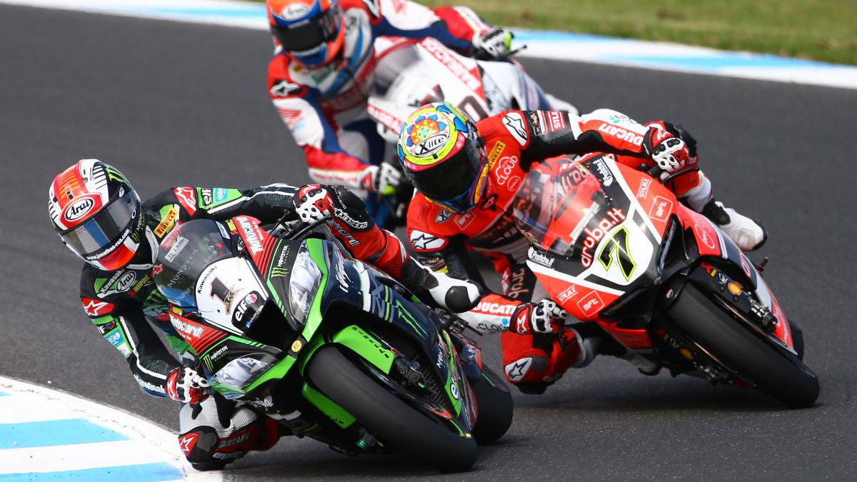 Rea holds his nerve as Davies loses out