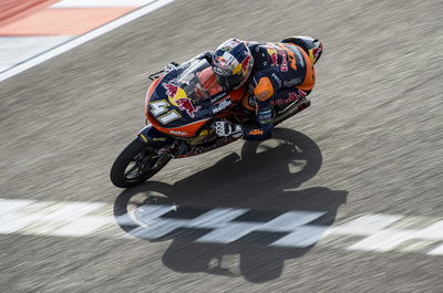 Moto3: Antonelli steals win in dramatic dash to the line