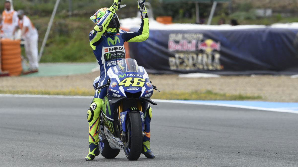 Dominant Rossi routs rivals at Jerez