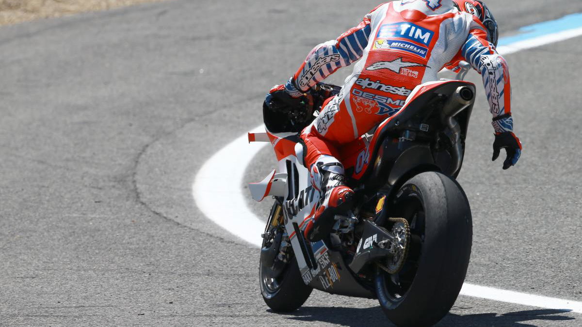 Dovizioso sunk by water pump