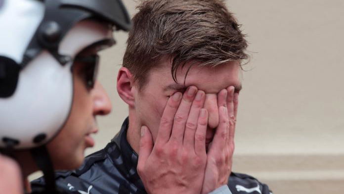 Verstappen apologises after second shunt