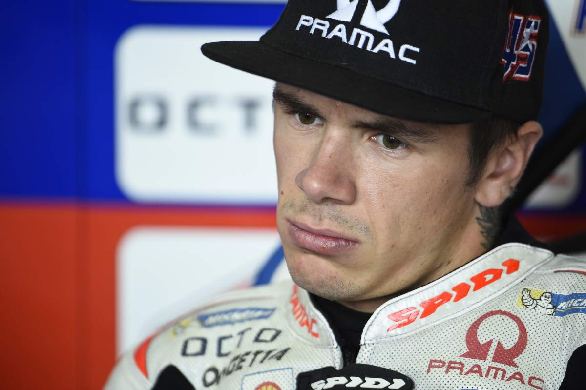 Marc Marquez dislocates shoulder