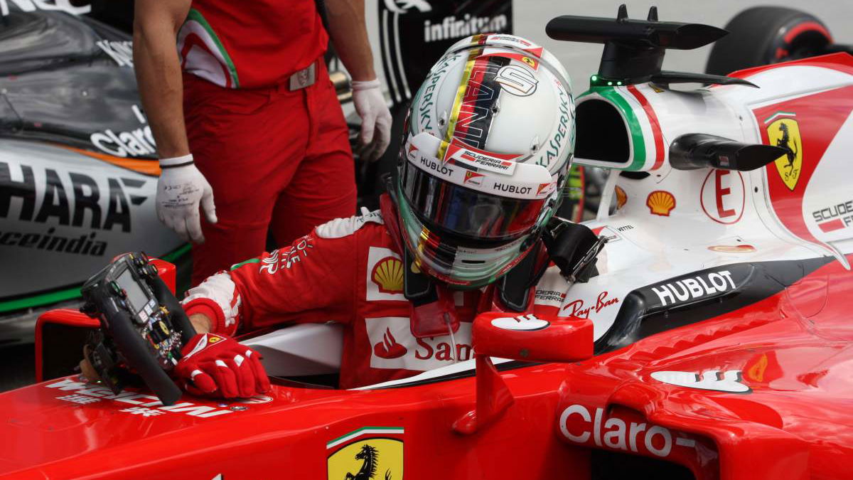 Vettel owns up to mistake as Ferrari labours