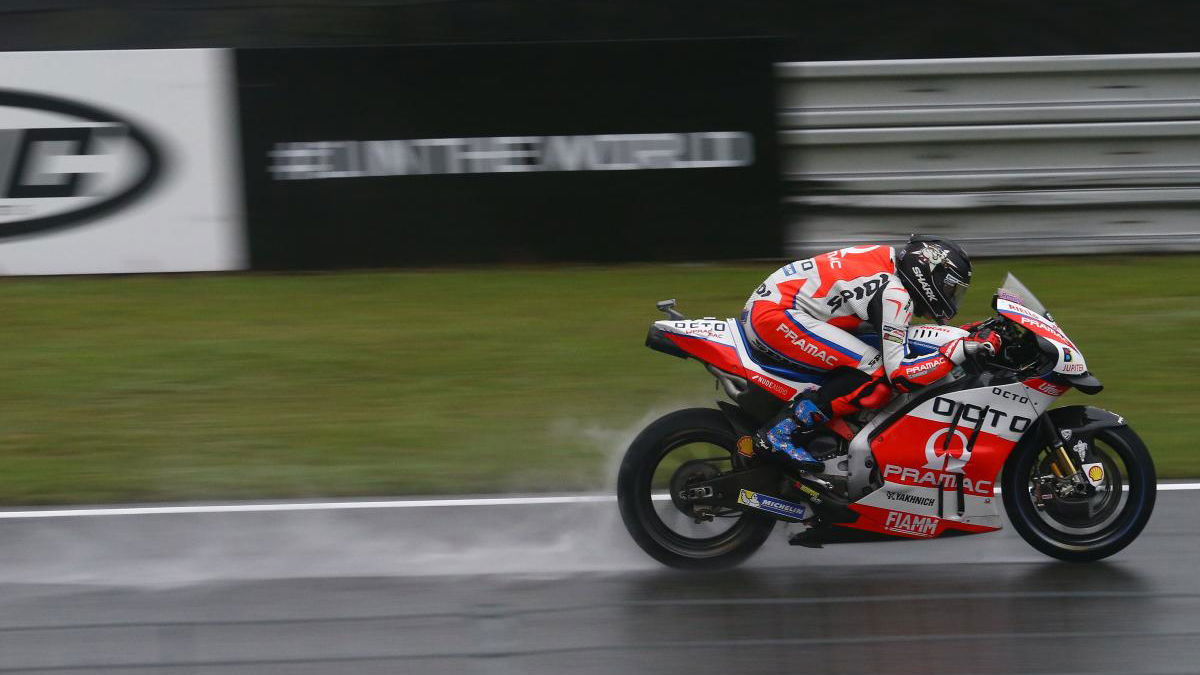 Redding tops wet warm-up