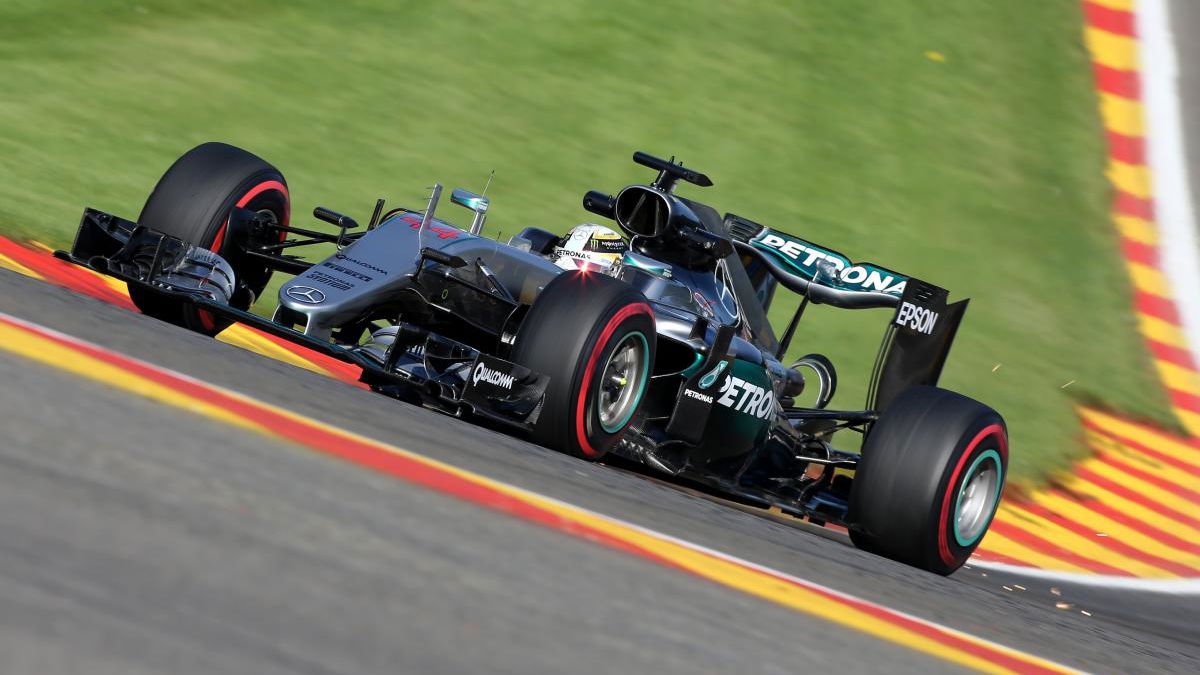 Mercedes admits engine stockpile method 'ridiculous'