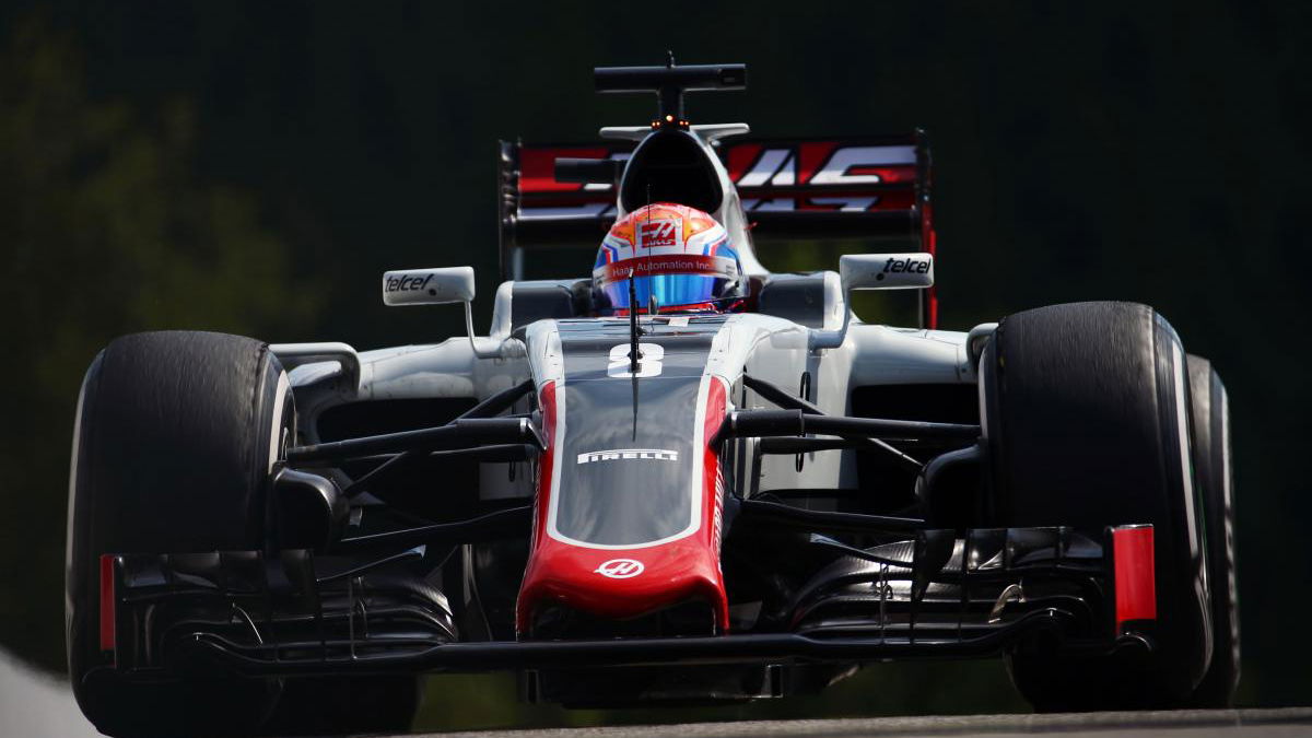 Drivers blast Pirelli for 'joke' tyre pressures