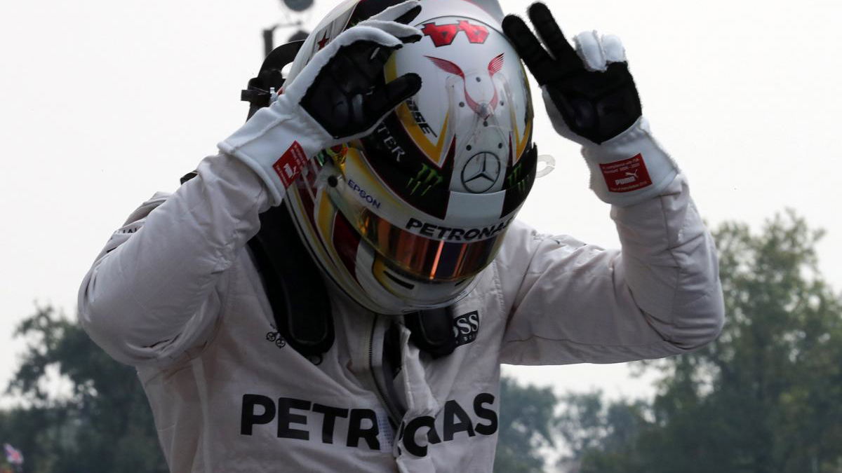 Hamilton blames 'inconsistent clutch' for poor start