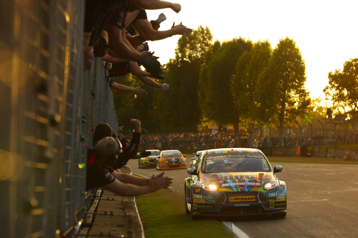 Team HARD to run trio of VWs in 2017