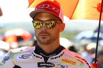 MV Agusta re-signs Camier for WSBK 2017