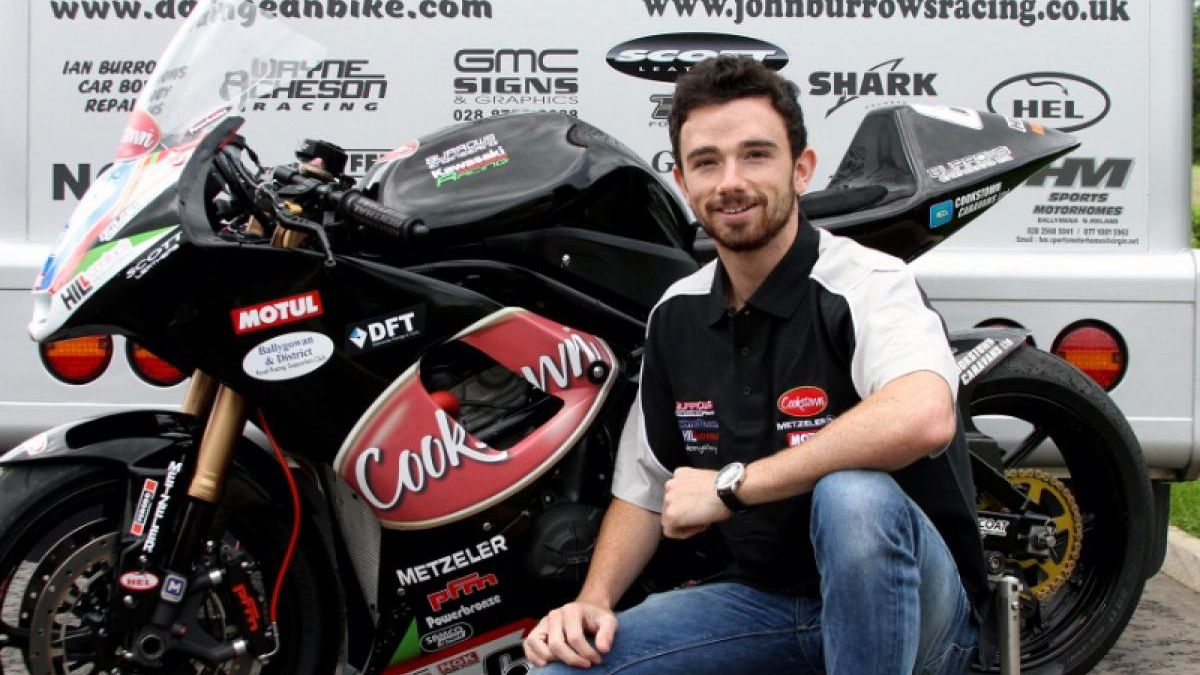 Ulster GP: Irwin edges Lintin for Supertwins pole