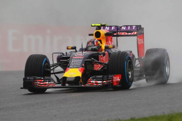 Ecclestone steps in to feed Lotus staff