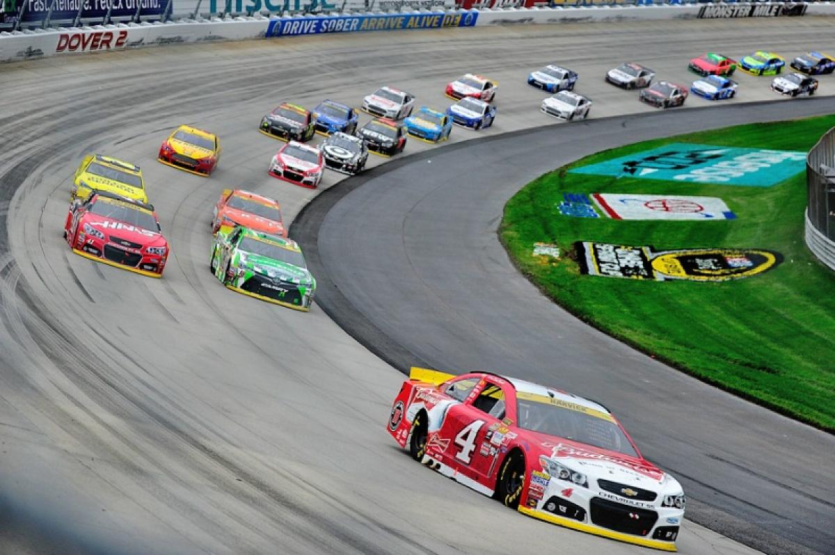 Harvick dominates to stay in Chase as Johnson eliminated