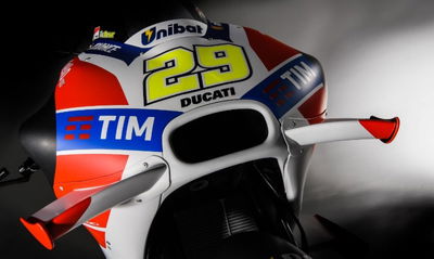 Valentino Rossi: I will race '2015' Yamaha