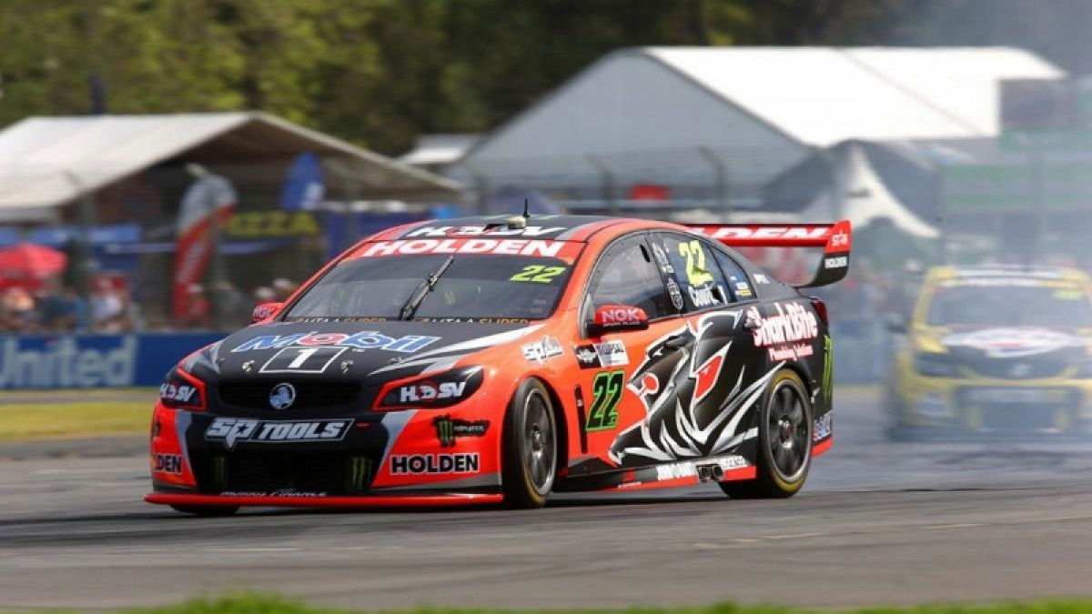 Courtney resists Whincup in classic Clipsal encounter