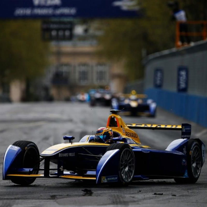 Usain Bolt gives Duval boost in Formula E