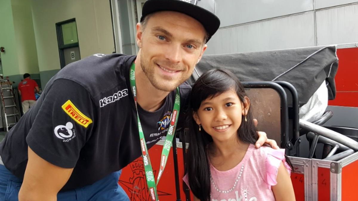 Shaina interviews Leon Camier!