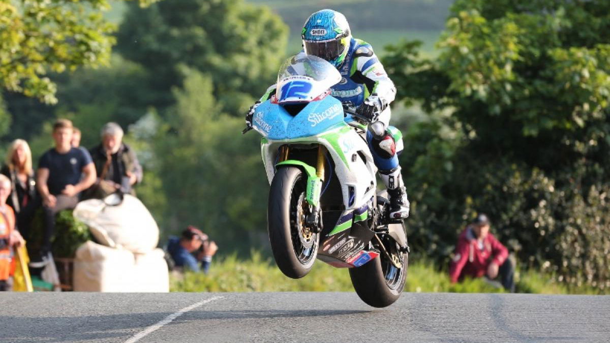 TT 2016: Harrison sets Supersport pace on first night