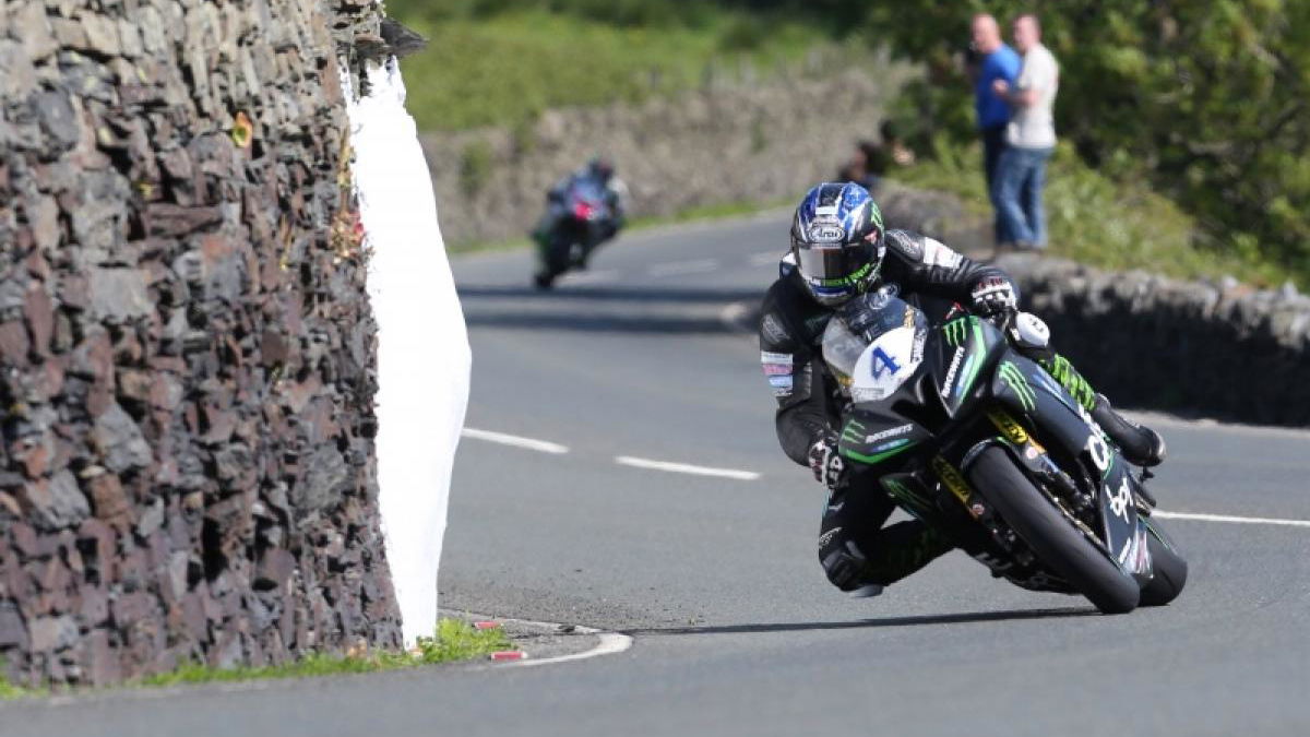 TT 2016: Hutchy's Yamaha legal, say organisers
