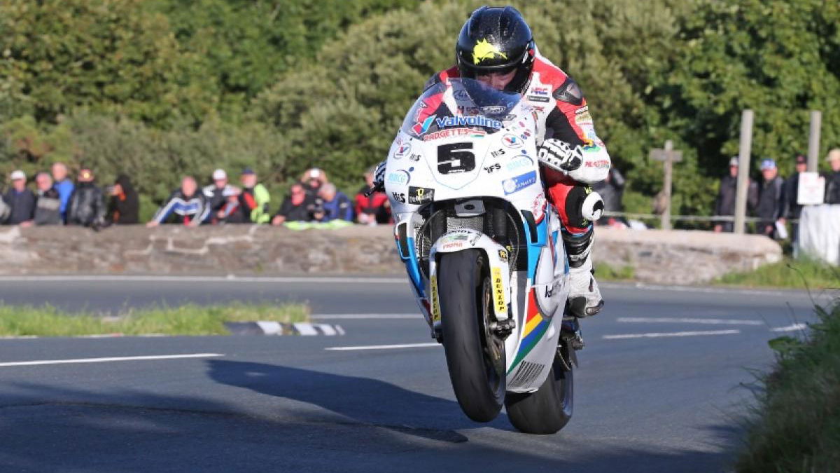 Classic TT: Anstey returns on YZR500 GP Yamaha