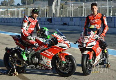 Milwaukee reveals 2017 WSBK Aprilia RSV4