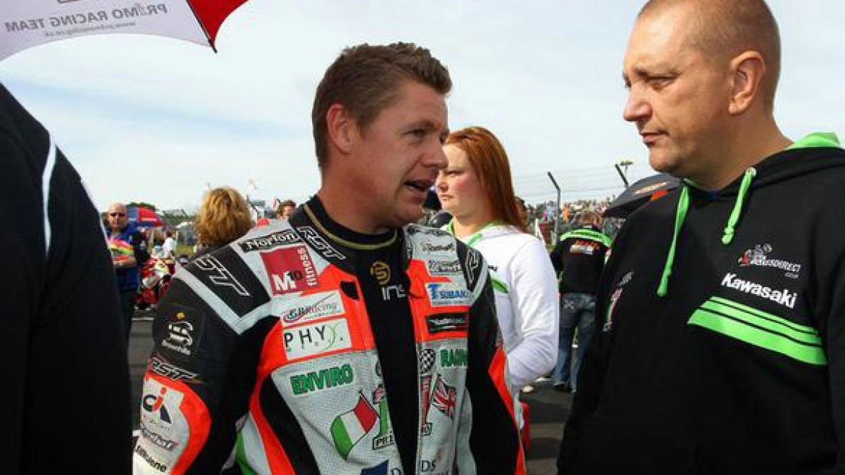 Walker makes sensational switch to British Sidecars