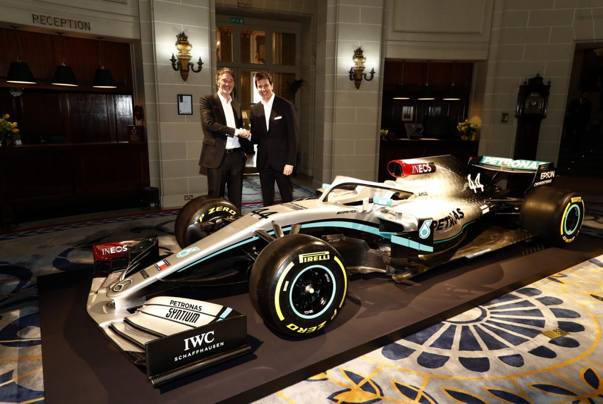Mercedes reveal Lewis Hamilton W15 F1 car pic with cryptic feature 