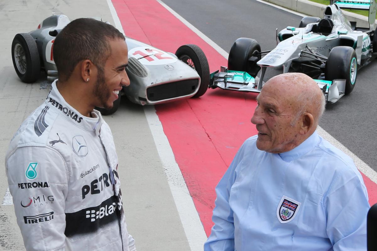 Lewis Hamilton & Mercedes officially crowned 2015 world champions