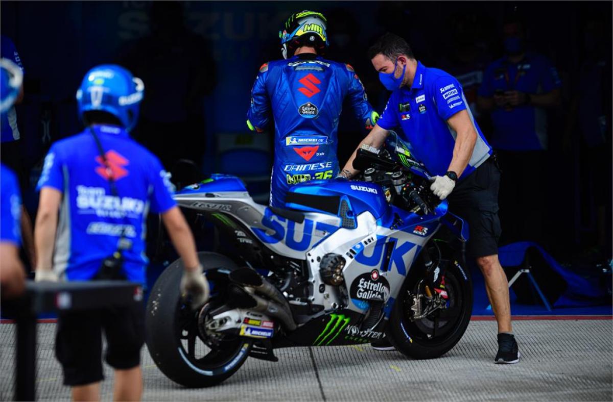 MotoGP: Sem Suzuki, Rins negocia com LCR Honda por vaga em 2023