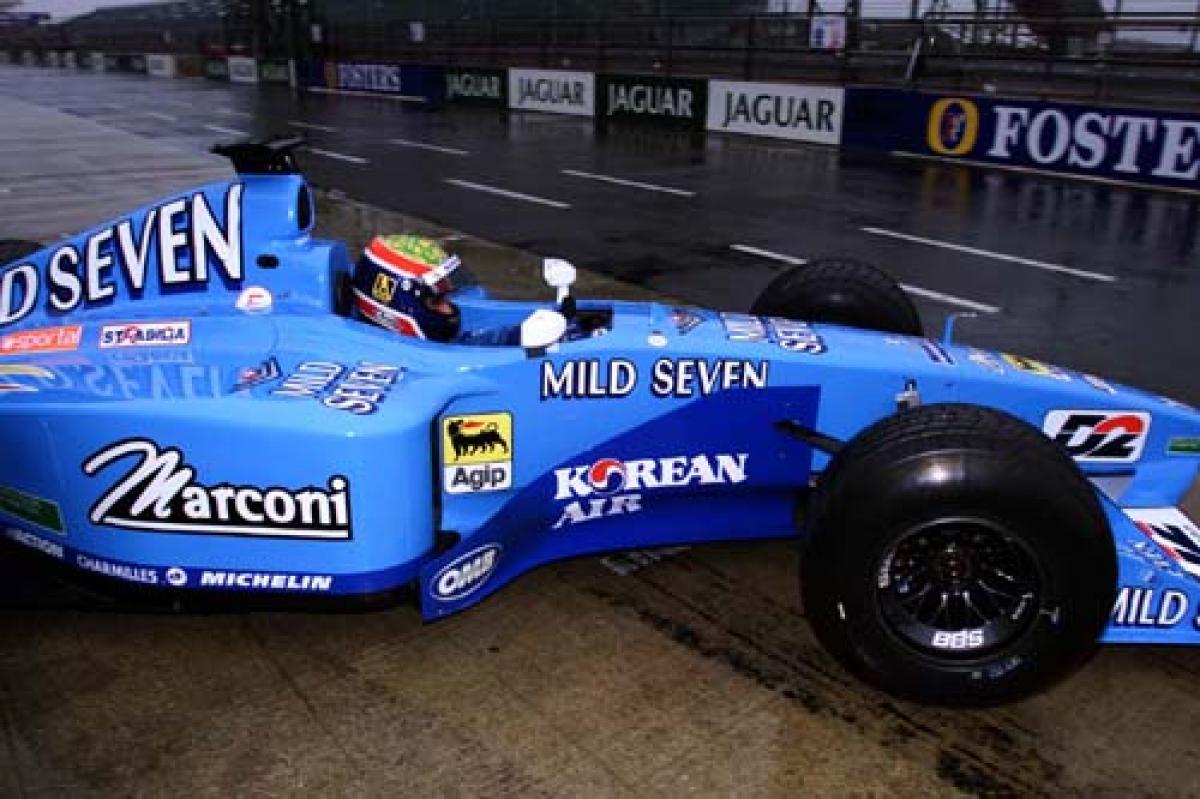 engineering ONWAAR oosters Webber kicks off Benetton test in Valencia. | F1 | News | Crash