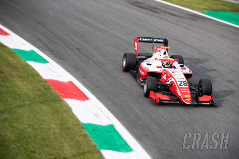 Shwartzman charges to Monza F3 win, Peroni in flying crash