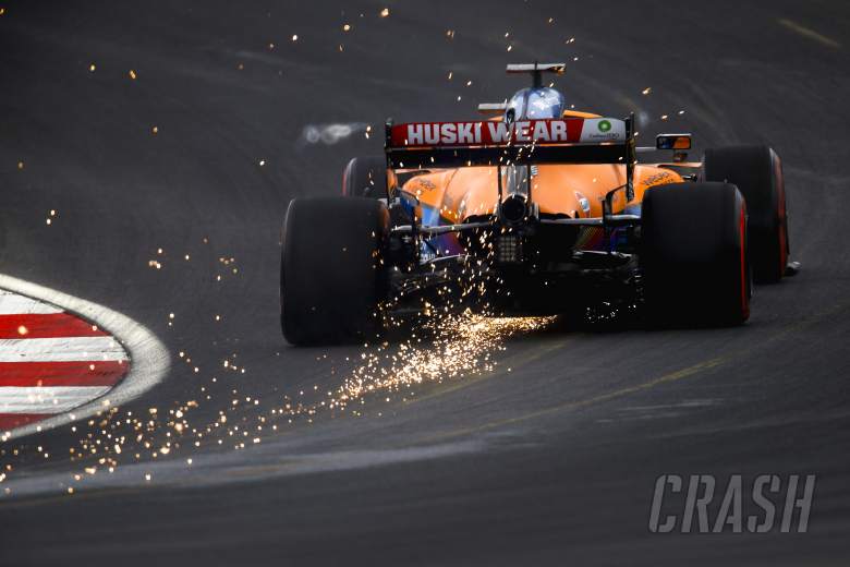 Ganti Komponen Power Unit, Ricciardo Start dari Belakang Grid