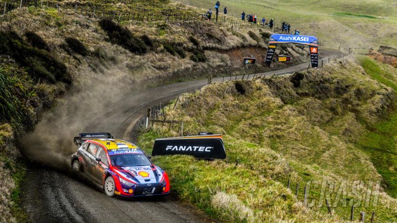 WRC Selandia Baru: Tanak Unggul Tipis dari Evans pada Hari Jumat