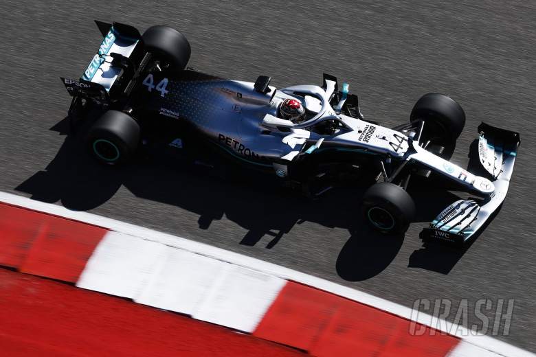 Hamilton tercepat di GP AS FP2, Grosjean terjatuh