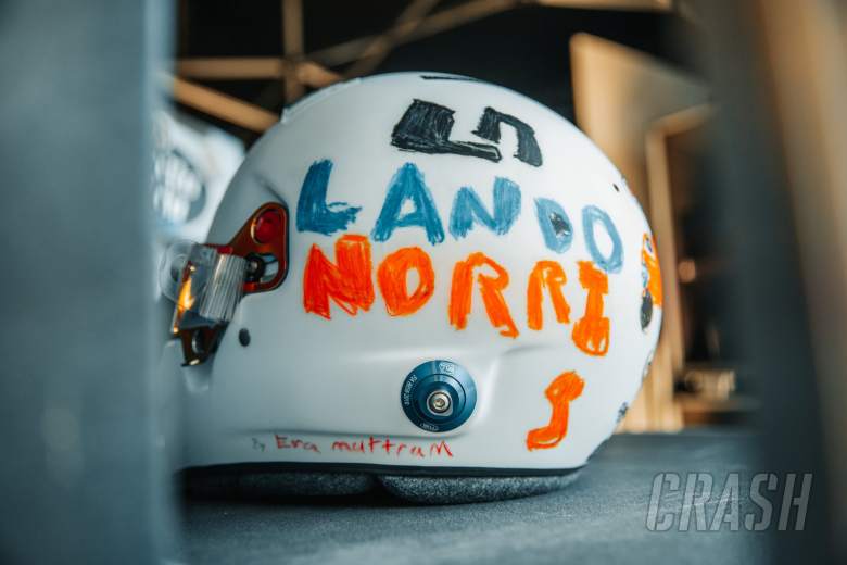 Norris untuk balapan dengan helm yang dirancang oleh penggemar F1 berusia 6 tahun di GP Inggris