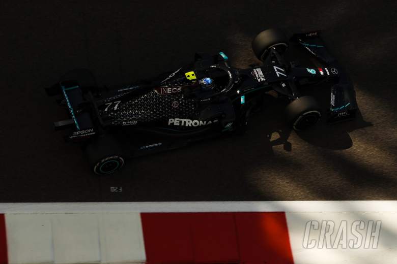 Bottas memimpin Hamilton di F1 GP FP2 Abu Dhabi, mobil Raikkonen terbakar