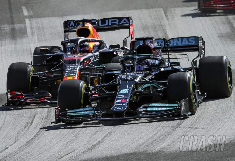 Hamilton would beat Verstappen in “identical cars” - Smedley