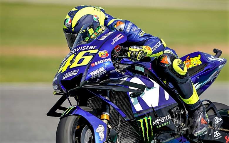 PIC: Rossi debuts 'double wing' Yamaha fairing